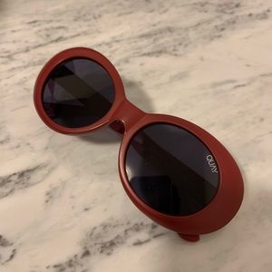 Quay oval burgundy sunglasses
